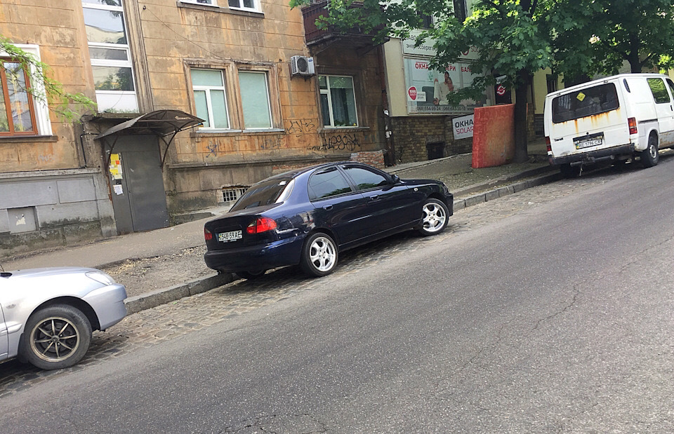 Залишилися запчастини від сенсу. 1