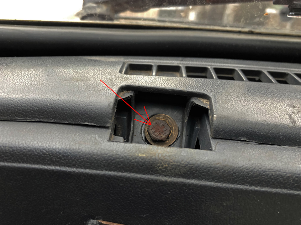 Як зняти панель приладів Daihatsu Feroza частина (3/3) 1