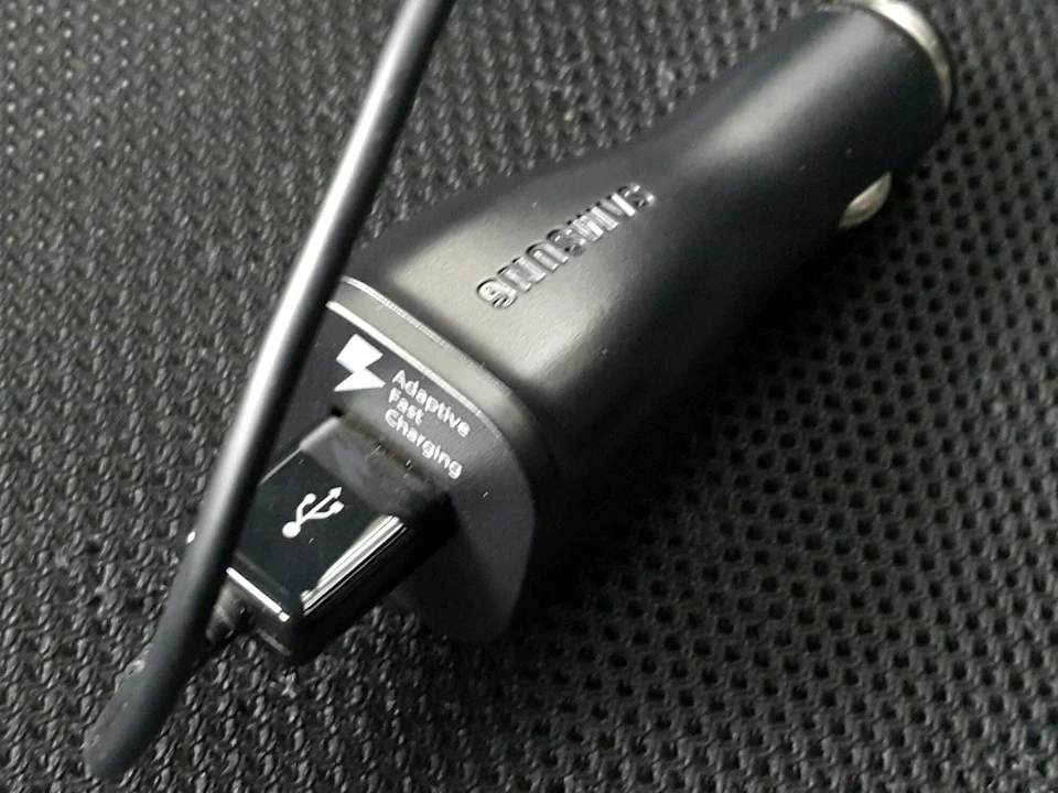 Кріплення смартфона+заряджання samsung