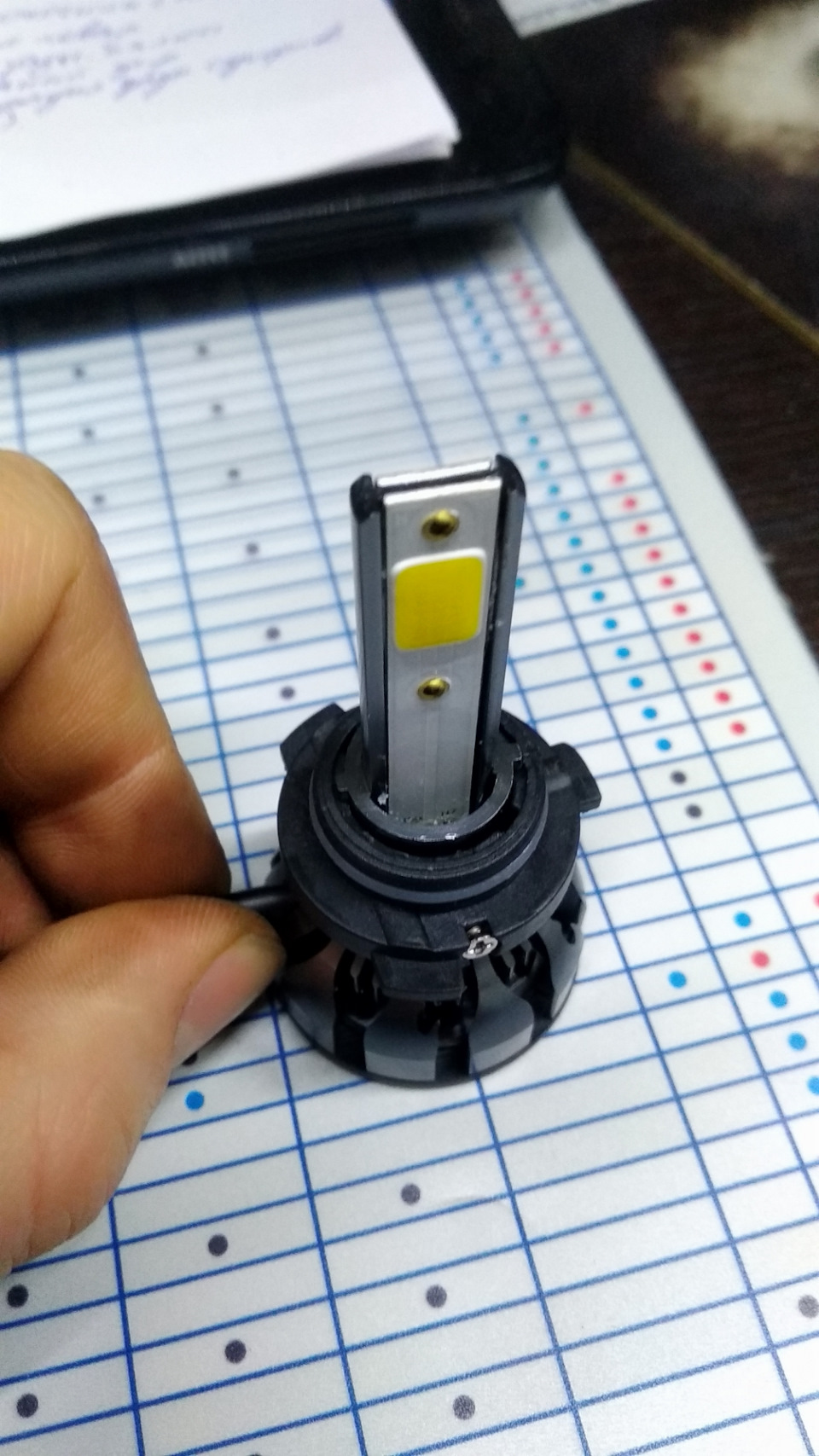 Світла багато не буває, ставимо LED 4