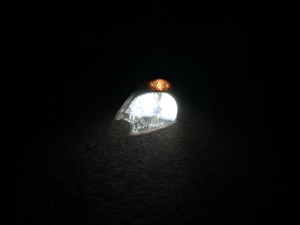 LED У головне світло. 3