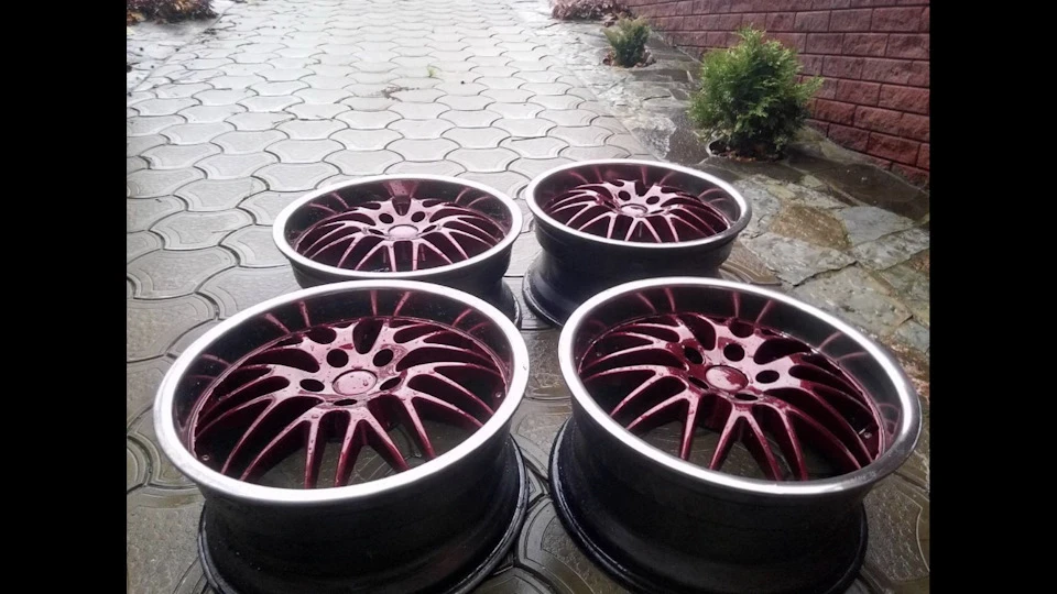 Диски R18 5x112 Встановлені за допомогою гайок з ексцентриком!