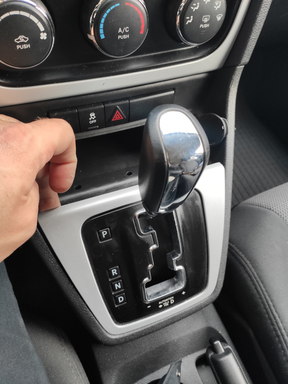 Установка твітерів (піщалок) Alpine SXE 1006 TW 3