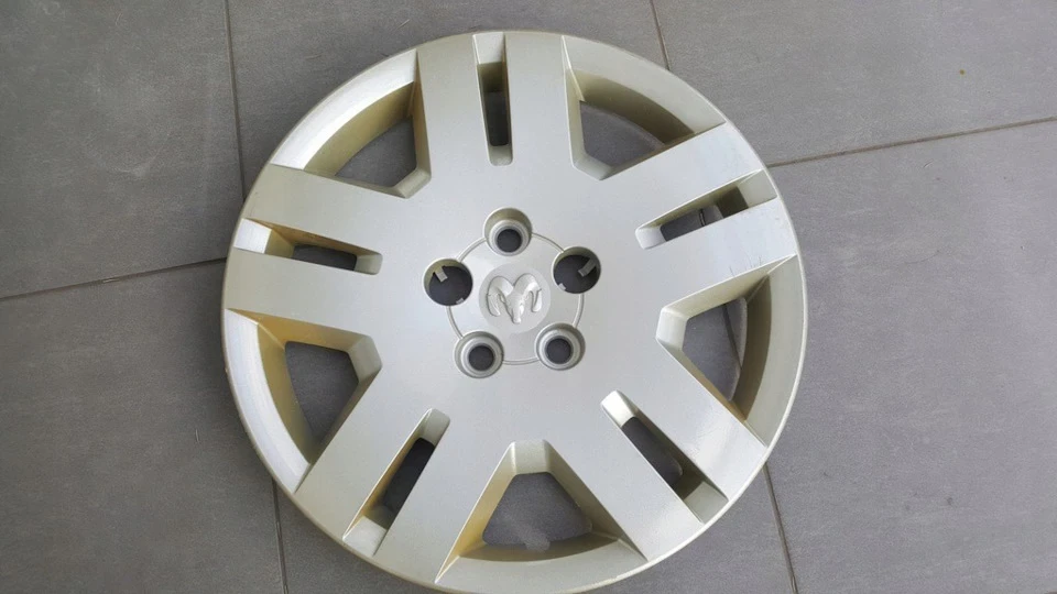 Шукаю ковпаки на Caliber з Dodge Avanger
