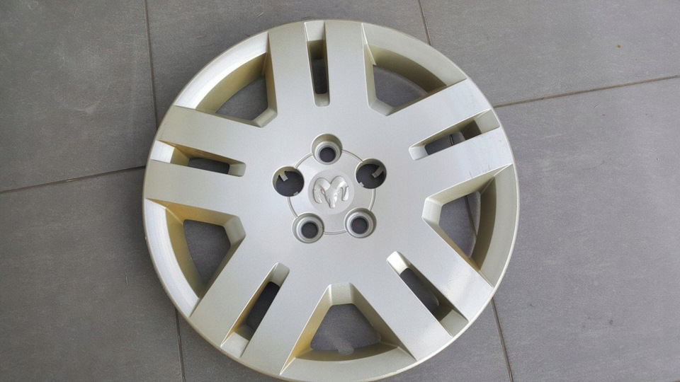Шукаю ковпаки на Caliber з Dodge Avanger 1