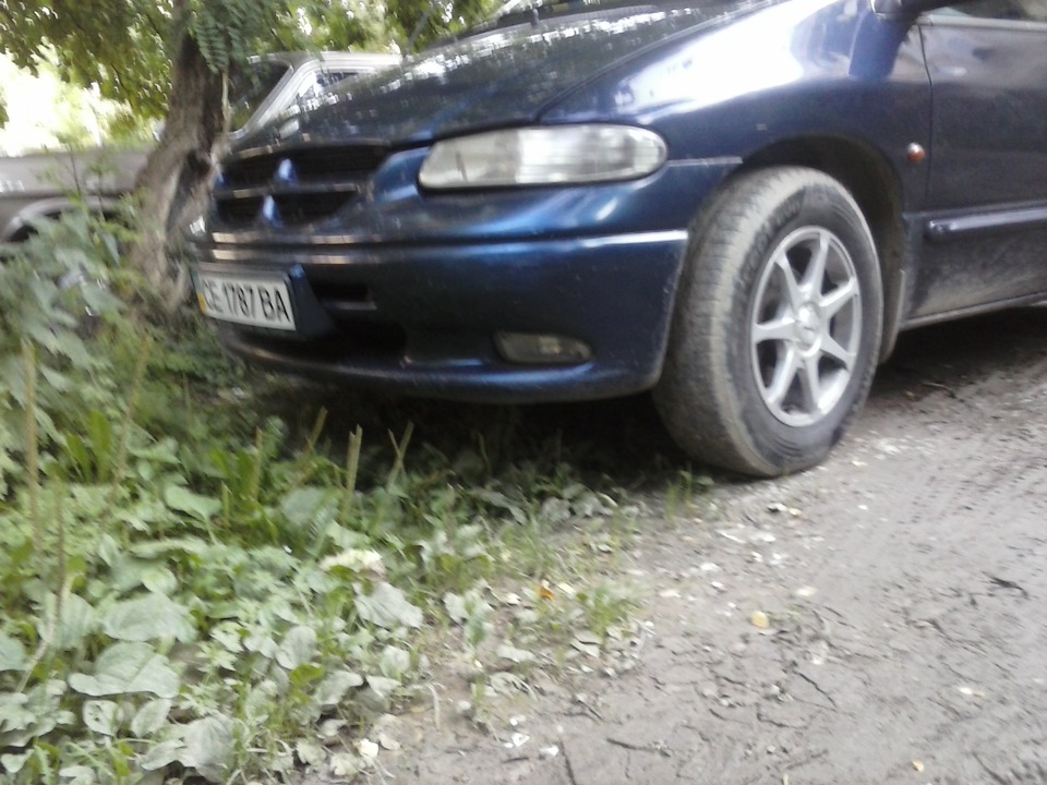 Пару фоток, і хто ставив відбійники на ресори? 2