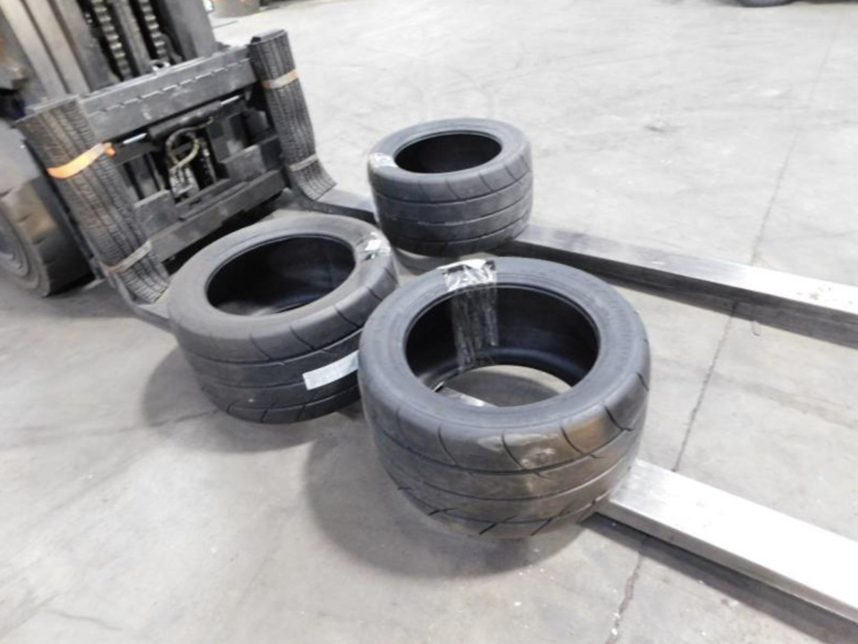 Напівсліки Mickey Thompson P345/35R18 ET Street S/S Tire 1