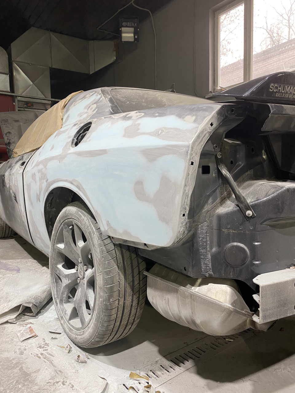 Шпаклівка Dodge Challenger 1