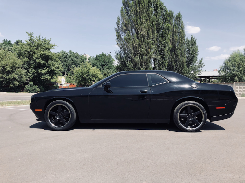 R20 Niche Milan по-різному широкі. 5