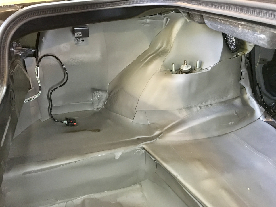 Noise Protection (trunk) 3