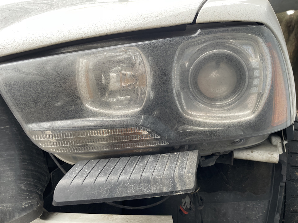 SRT8. Основні фари. Полірування та бронювання 3