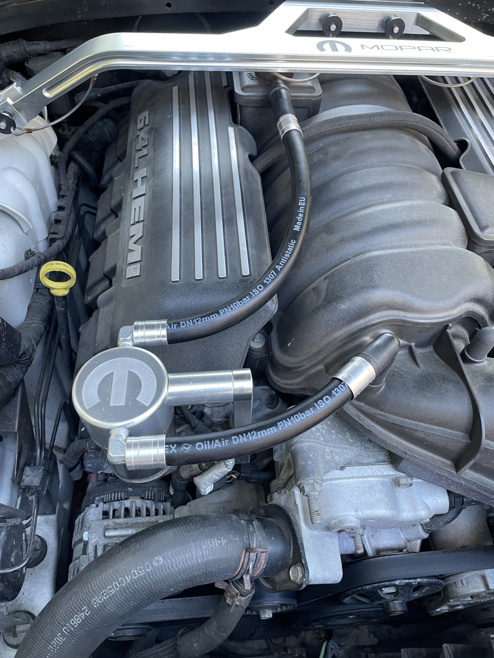 SRT8. Свіжа смакота під капот. 5