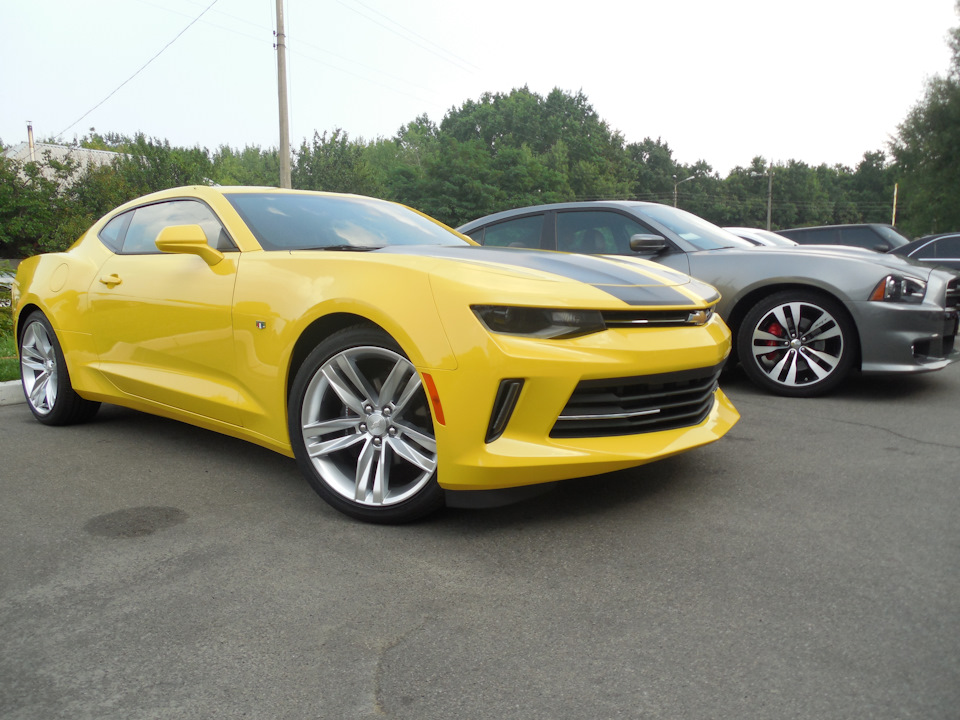 Camaro vs Chardger 1