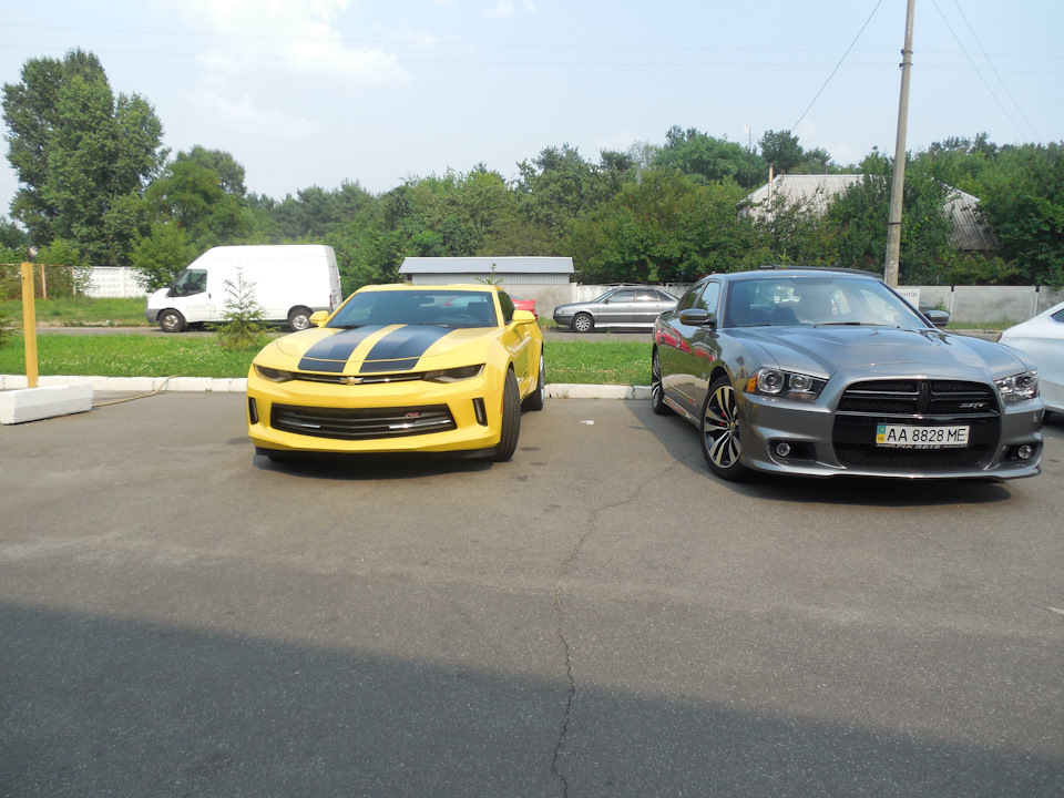 Camaro vs Chardger 4