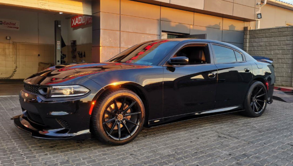 Продам DODGE CHARGER HELLCAT 3