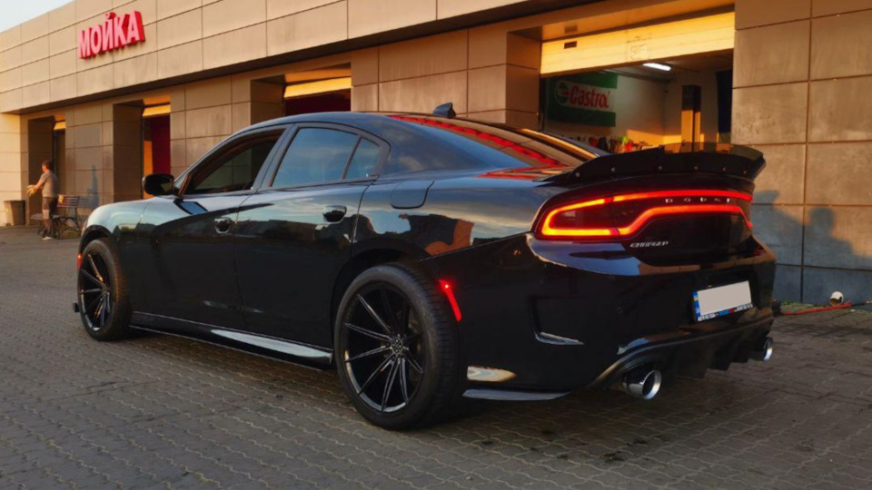 Продам DODGE CHARGER HELLCAT 2