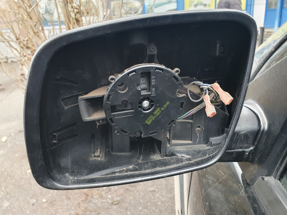 Заміна лівого дзеркала 4
