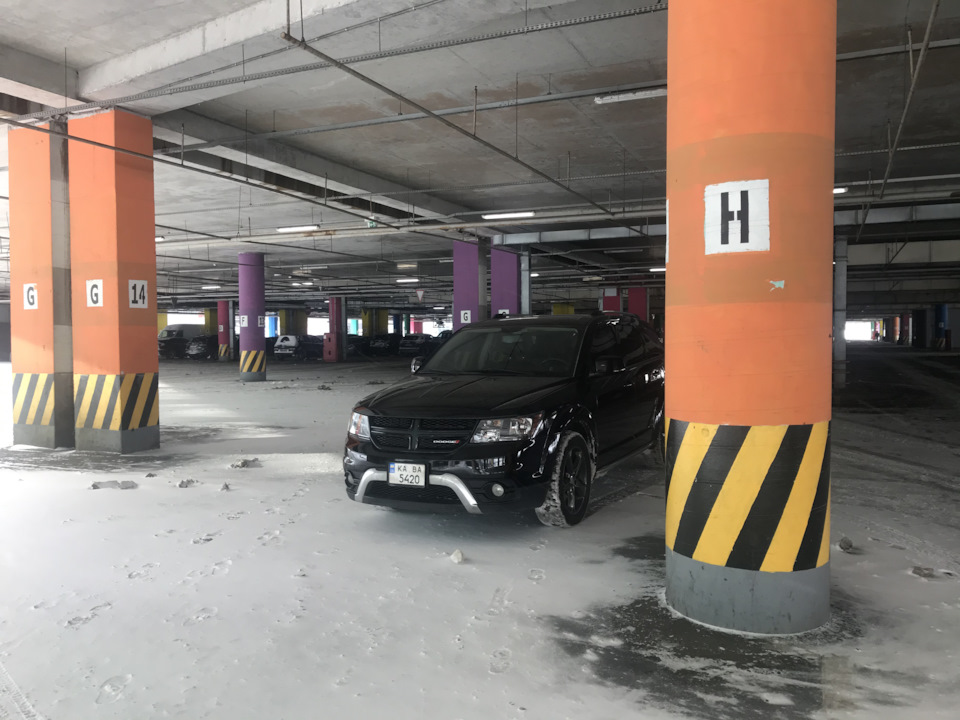 Dodge Journey у снігу 1