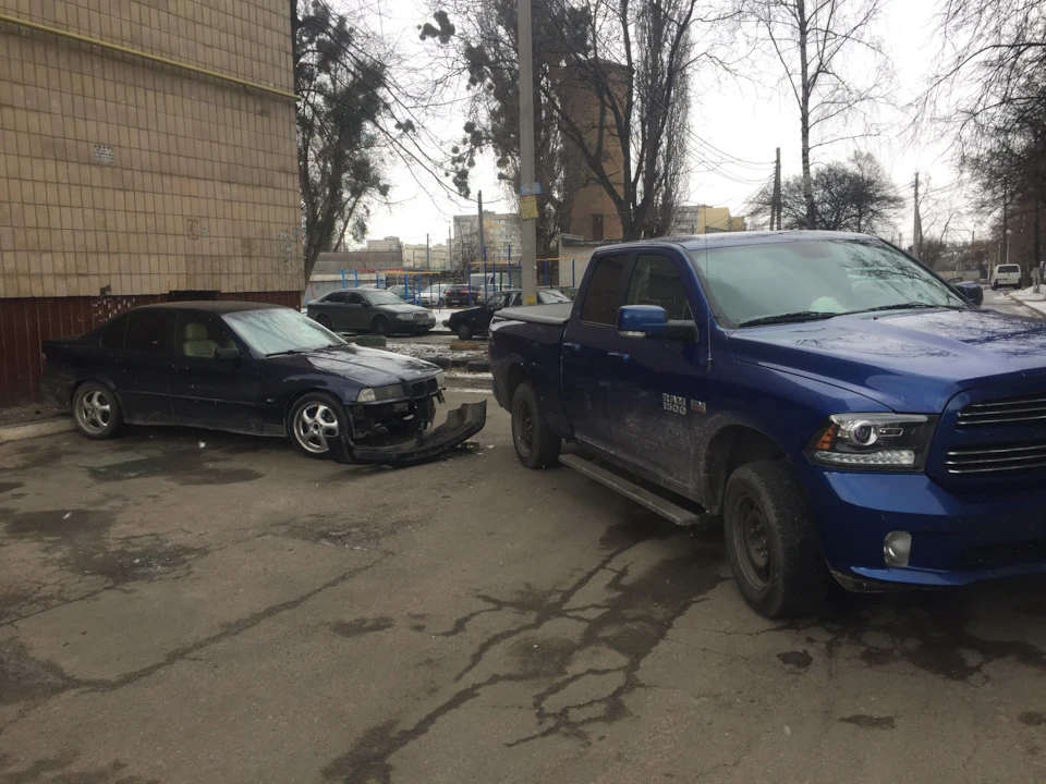 Здавив BMW