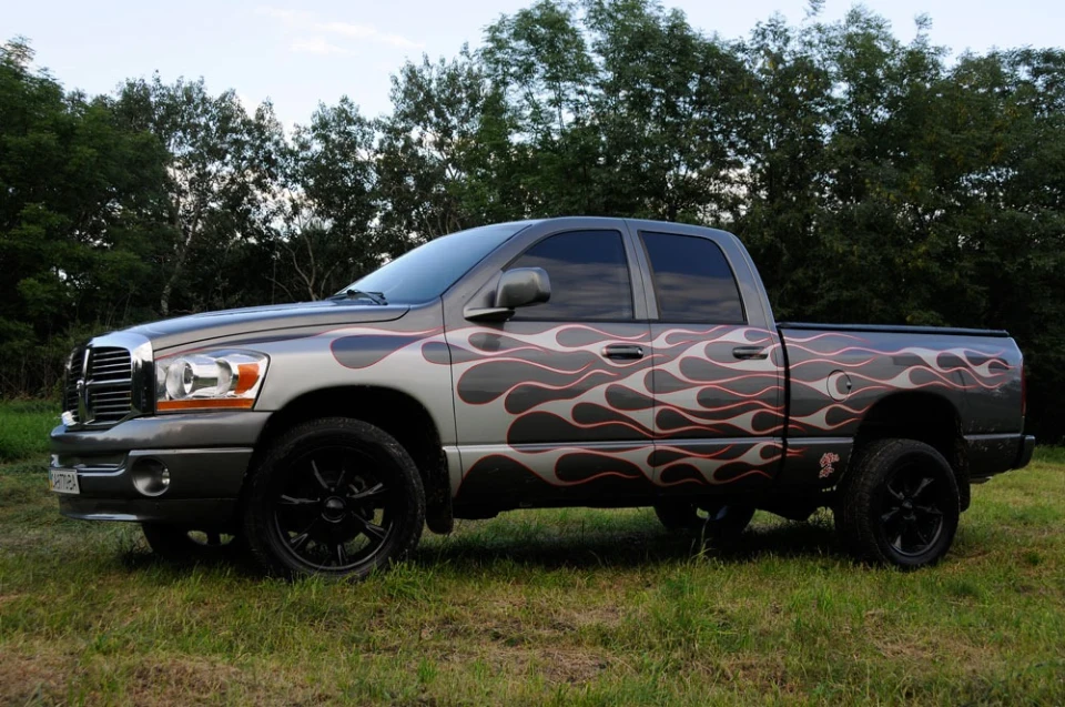 Dodge Ram у різних ракурсах