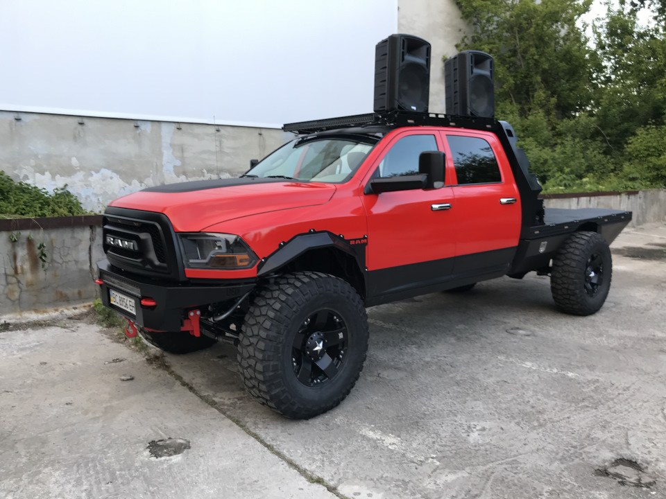 на презентації кліпу Vip туса! 2