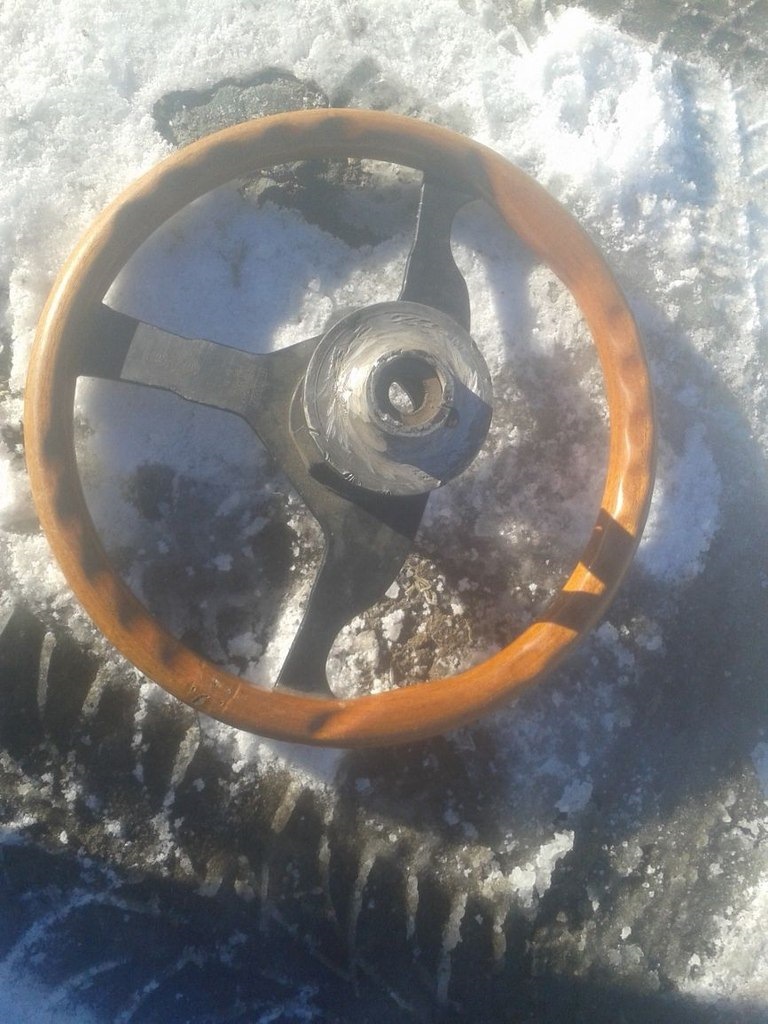 Руль Momo 2