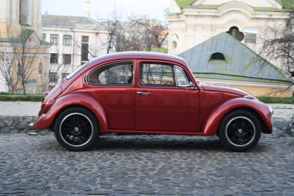Зустріч поколінь: Abart 500 2012 vs VW Beetle 1972