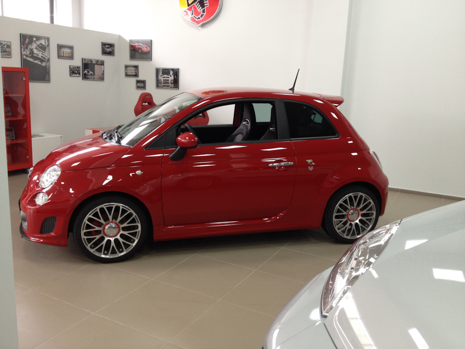 Автосалон 3