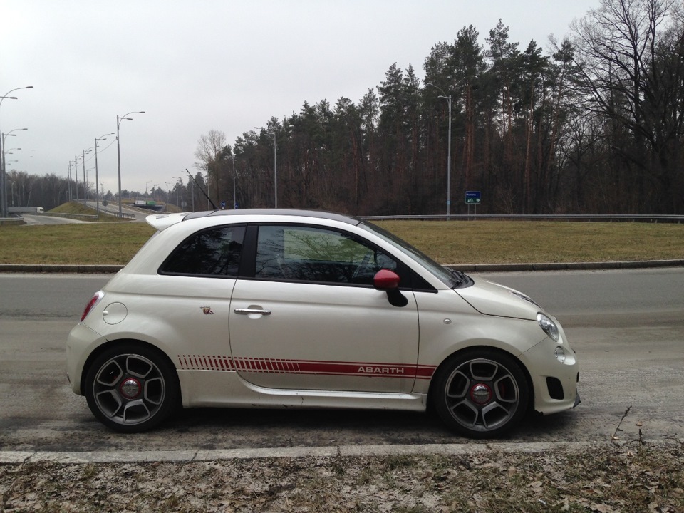 Abarth 500 drag race :) 2
