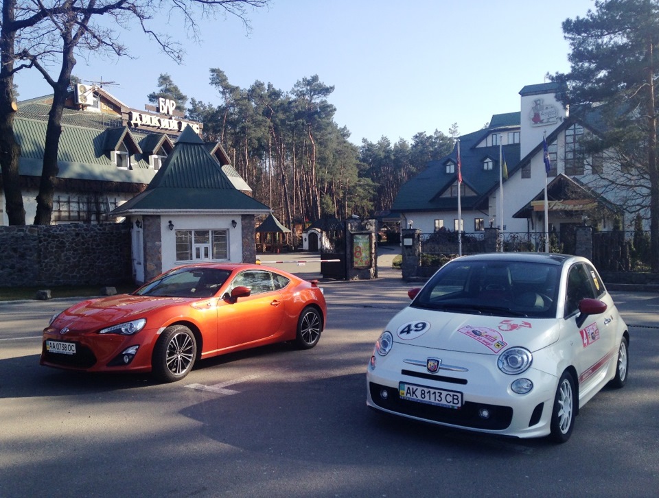 ABARTH 500 vs TOYOTA GT-86: хто кого, ваш прогноз? 1