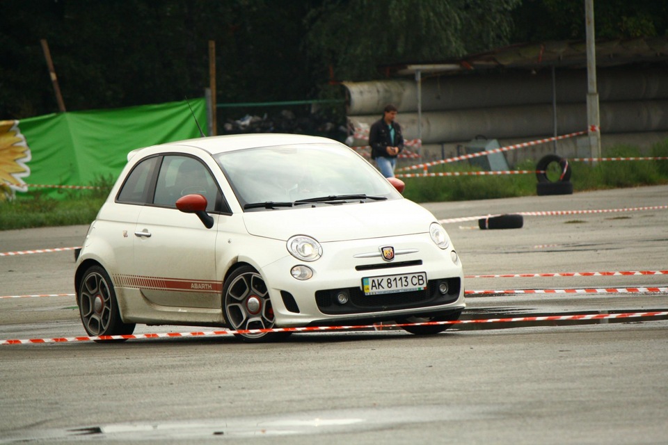 Жучка в ролі Safety Car 3