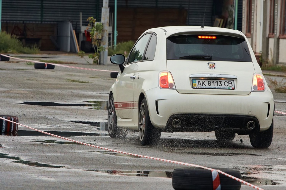 Жучка в ролі Safety Car 2