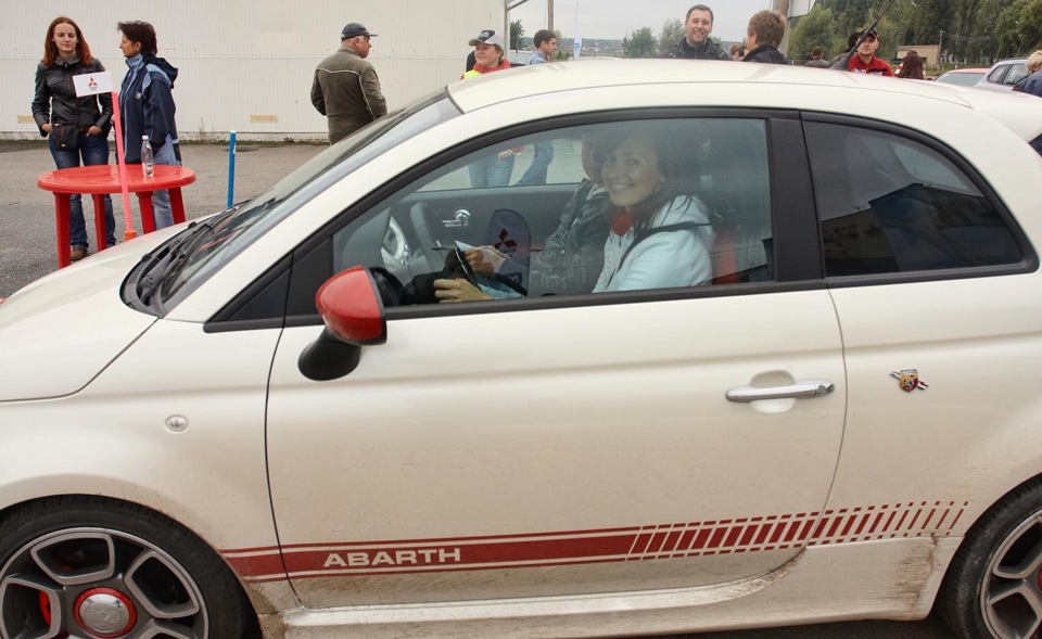 Жучка в ролі Safety Car 1