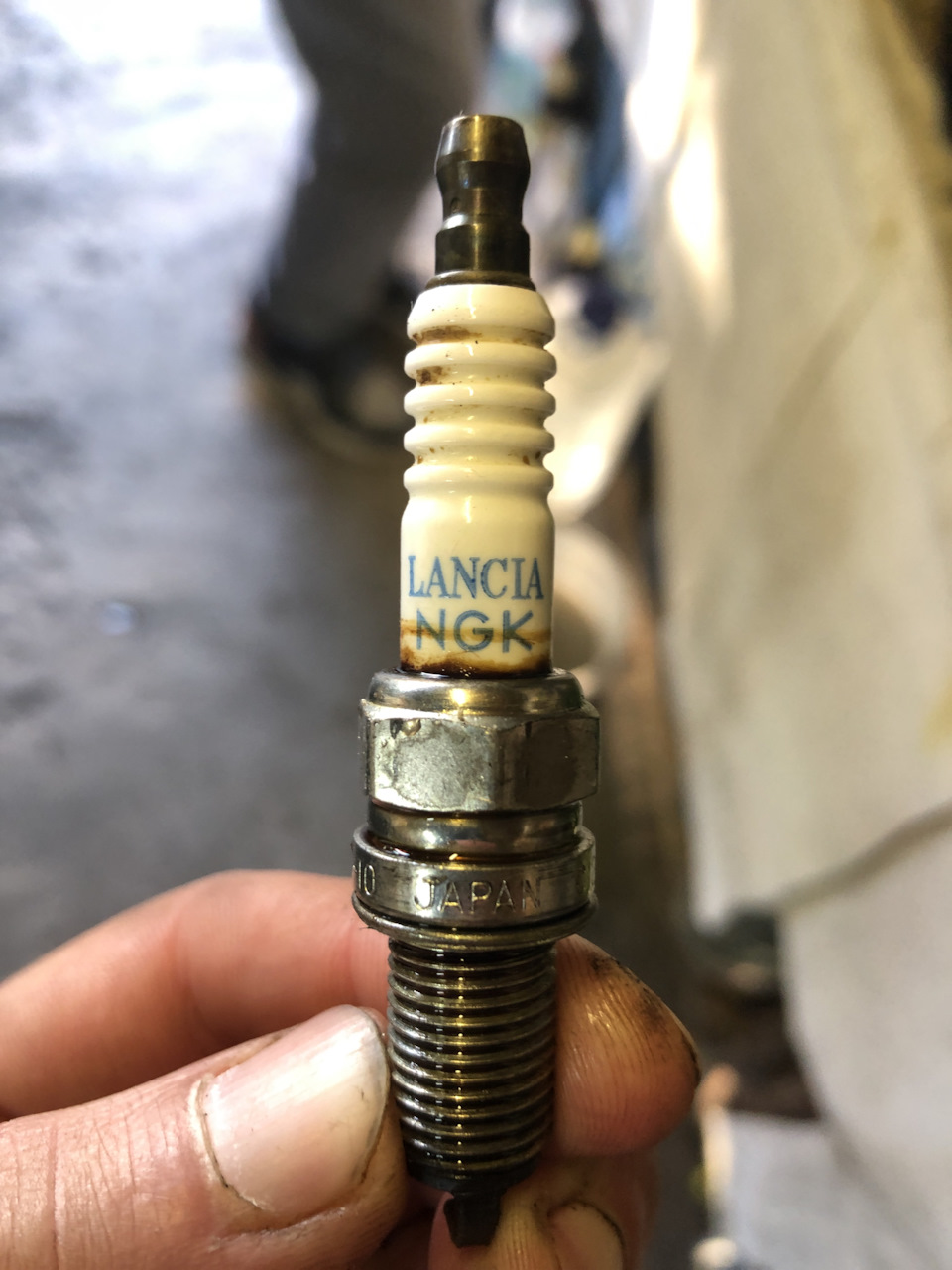 Заміна свічок NGK 4983 4