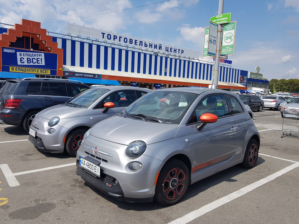 Fiat 500e VS Nissan LEAF S+ 1