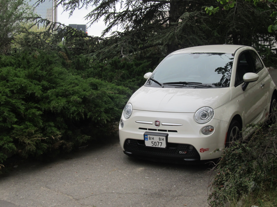 FIAT 500, бензин було, газ було, а тепер ми просто від розетки) 2