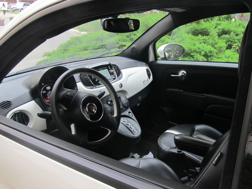 FIAT 500, бензин було, газ було, а тепер ми просто від розетки) 3