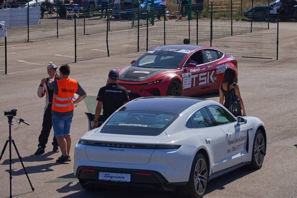 Народження професійного автоелектроспорту в Україні відбулося