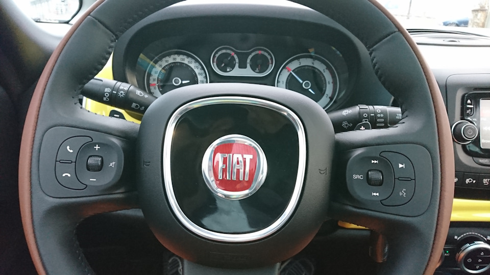 Про ергономіку кокпіту Fiat 500L 2