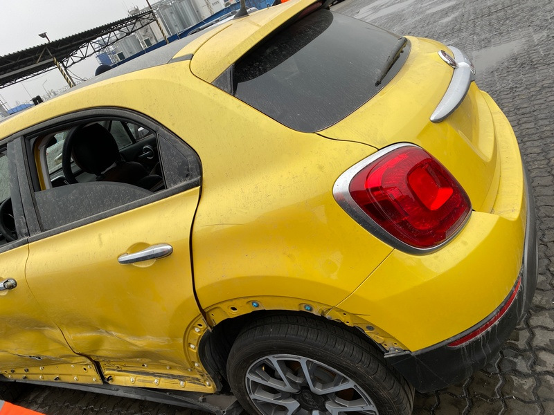 Жовтий Fiat 500x - welcome to Ukraine) 4