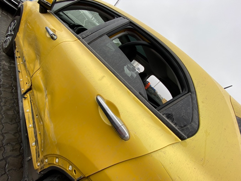Жовтий Fiat 500x - welcome to Ukraine) 5
