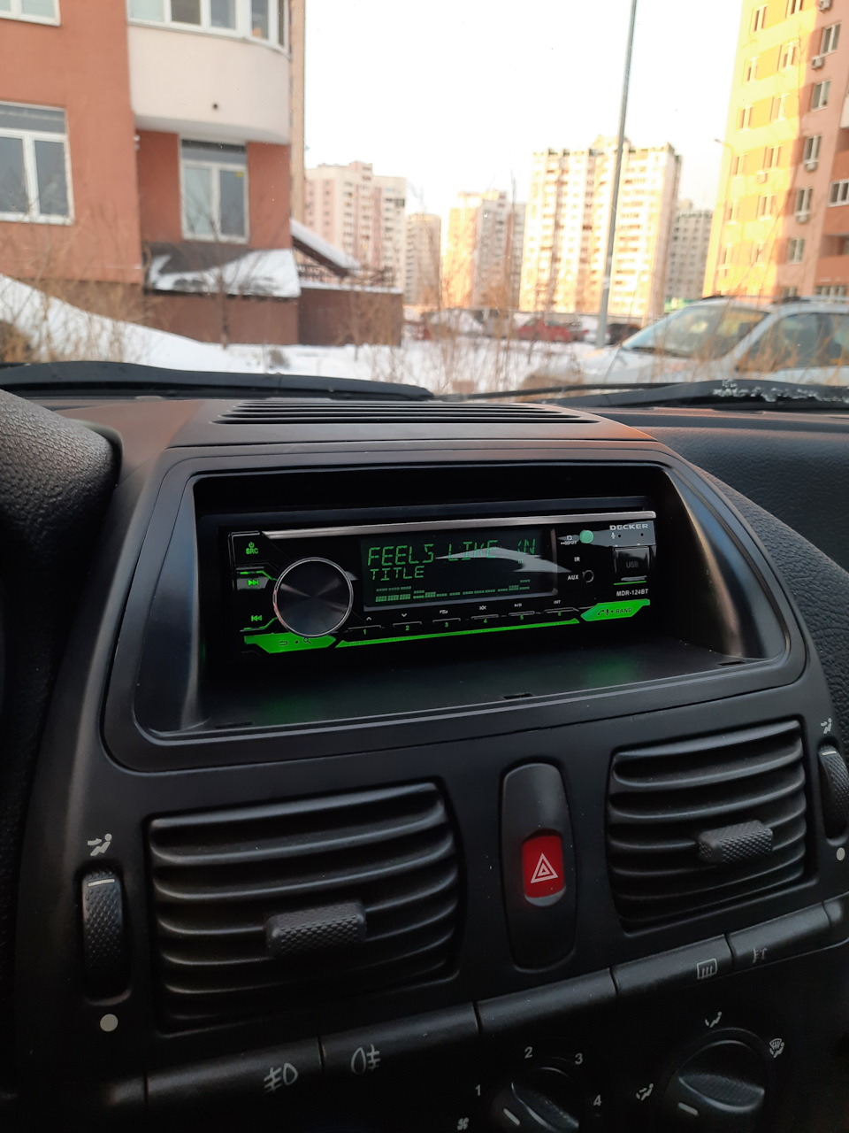 Заміна магнітоли на процесорну: Decker MDR-124 1