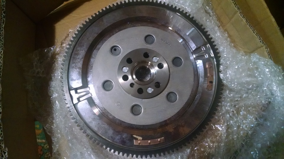 Маховик LUK 415051610 3