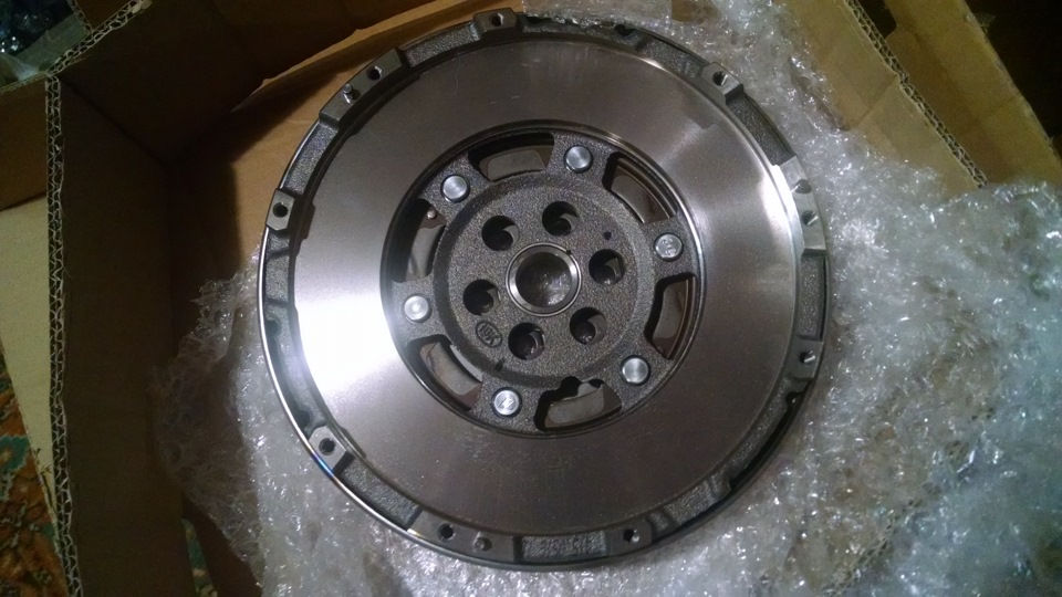 Маховик LUK 415051610 2