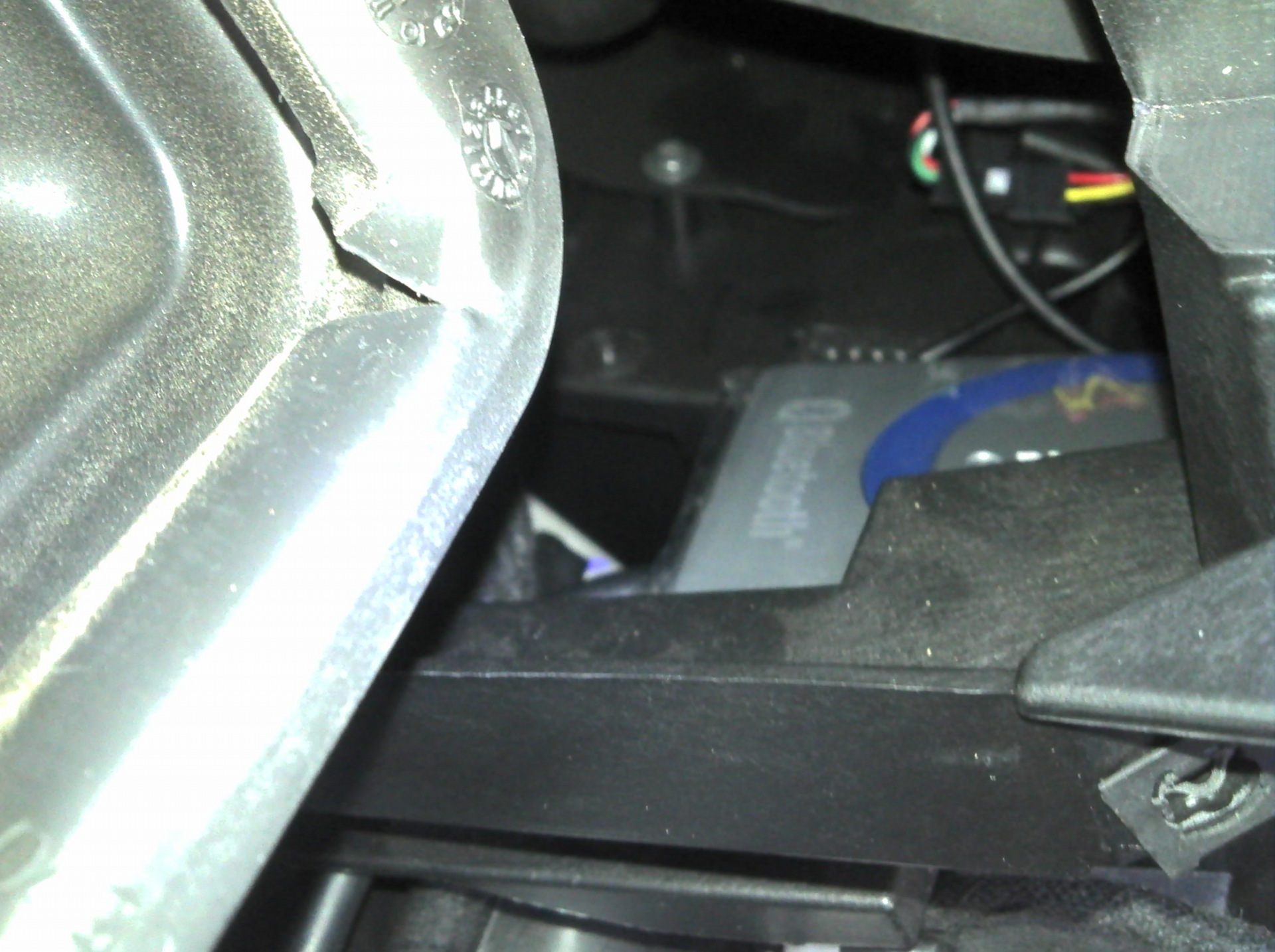 Встановлення Blaupunkt USB/Bluetooth Interface Kit 2