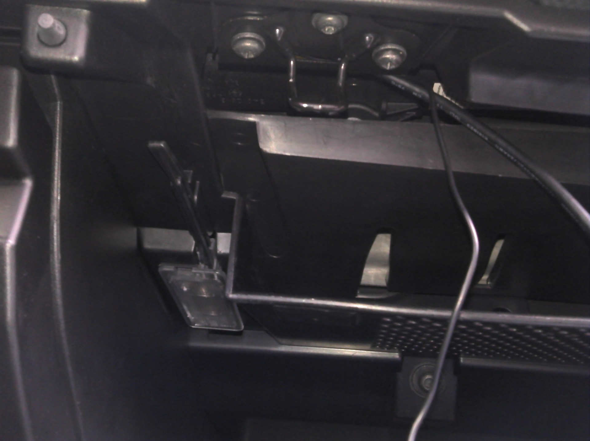 Встановлення Blaupunkt USB/Bluetooth Interface Kit 4