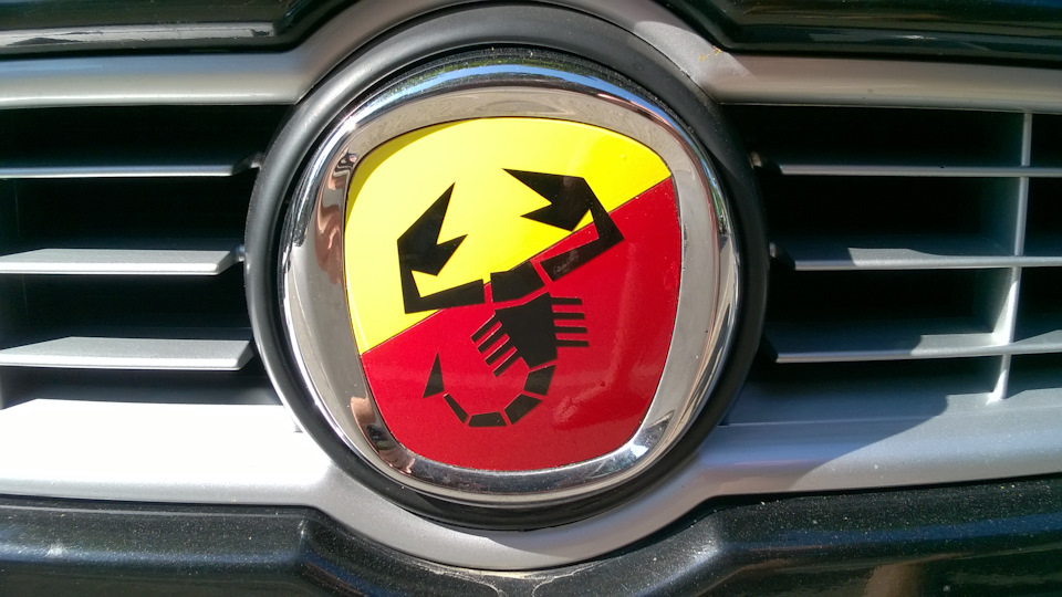 Abarth наклейка 1