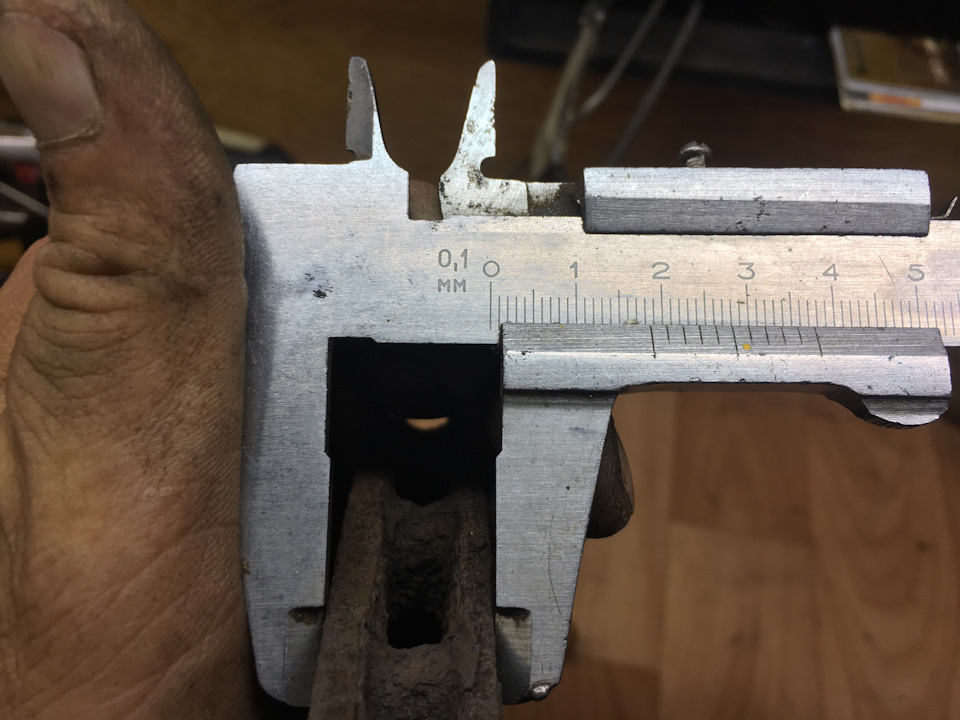 Крома 2.5 V6 заміна гальмівних дисків + колодки 2