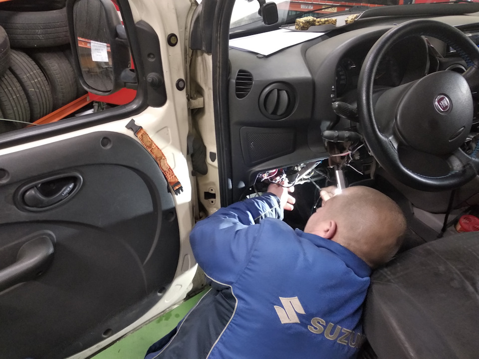 АвтоСигналізація зі зворотним зв'язком StarLine A63 2