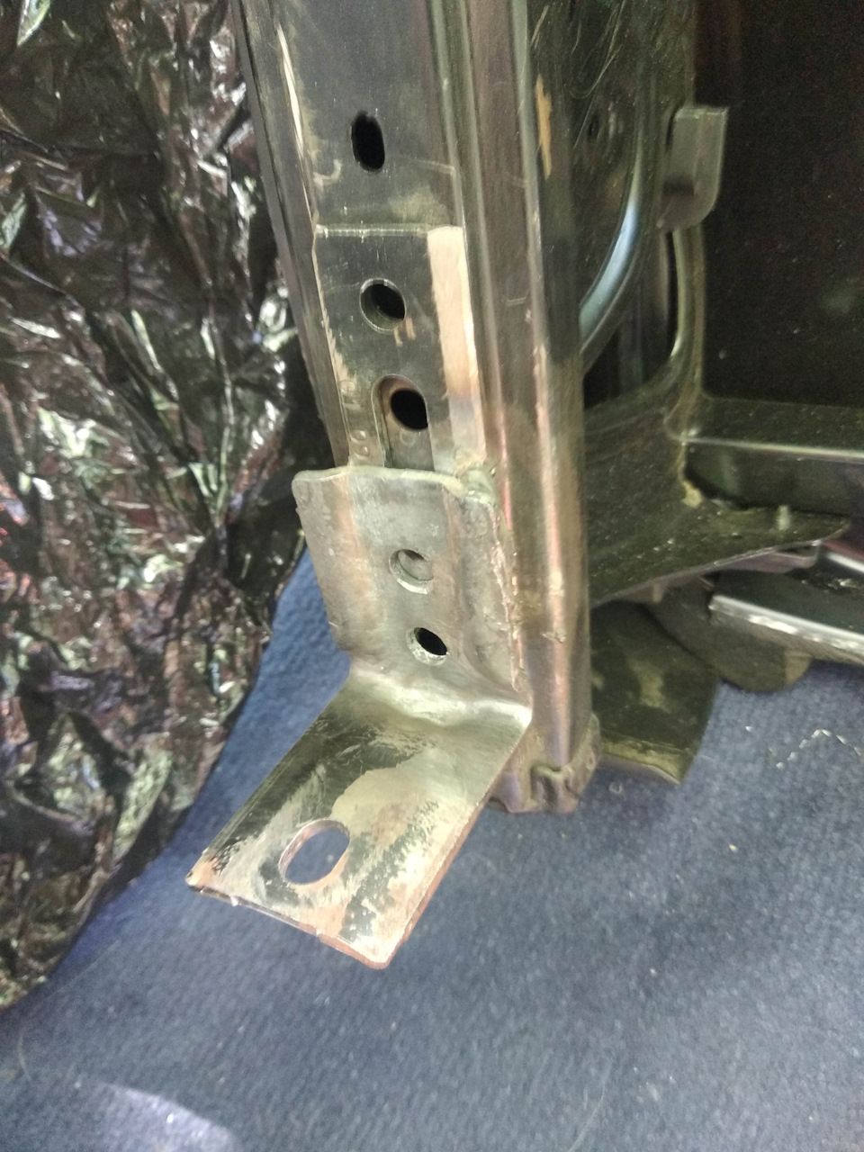 Fiat DOBLO передні крісла RECARO від Opel Insignia А (2009 року). Part 3 ; інсталяція (фарбування зварних швів та підключення) 1